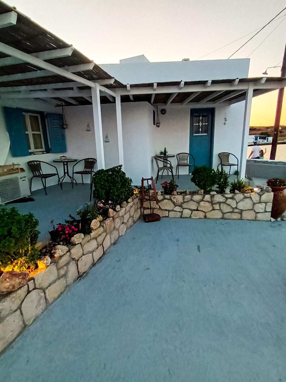 Seaside Residence Kiki Prassa,Кимолос Экстерьер фото