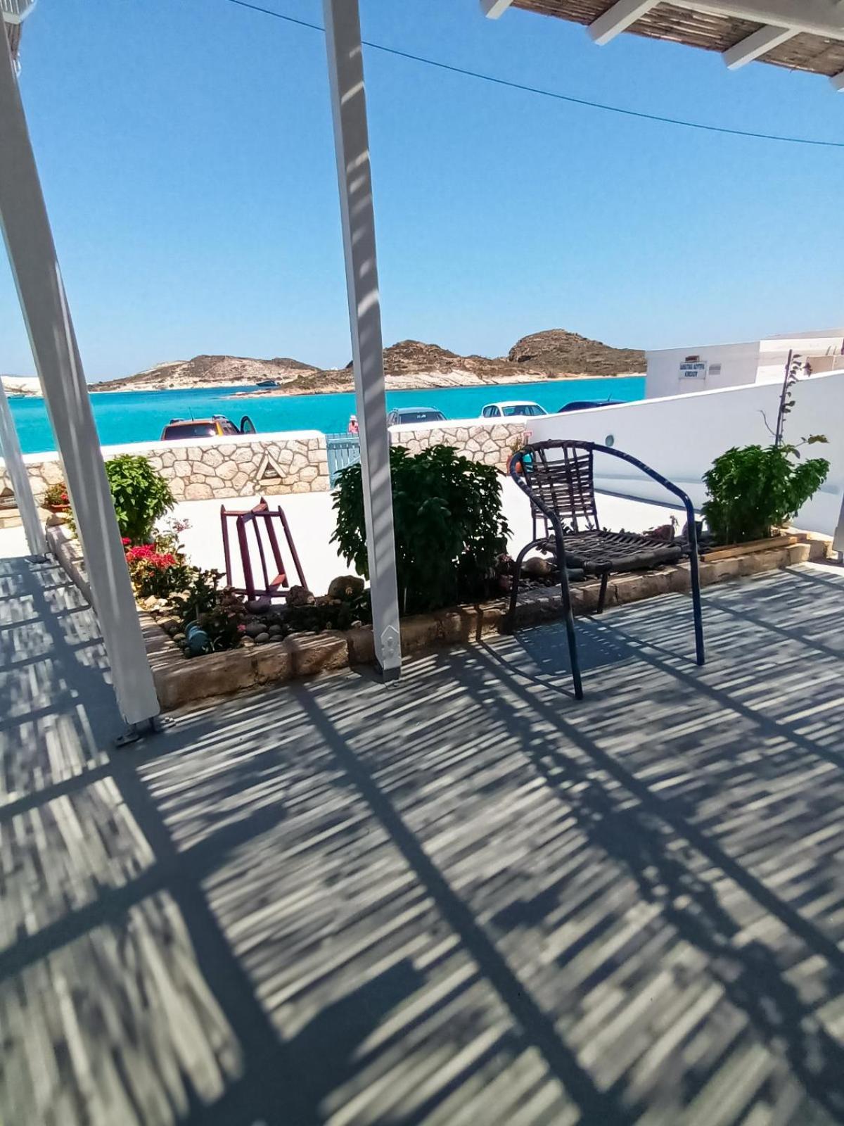 Seaside Residence Kiki Prassa,Кимолос Экстерьер фото